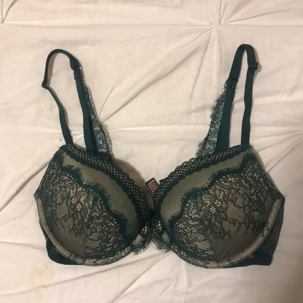 32D Victoria’s Secret Very Sexy Push up bra